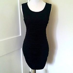 🤞NWOT Forever 21 Ruched sleeveless mini LBD w/ keyhole back Size L